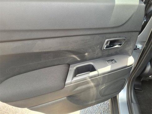 New 2025 Mitsubishi Outlander Sport SE image 9