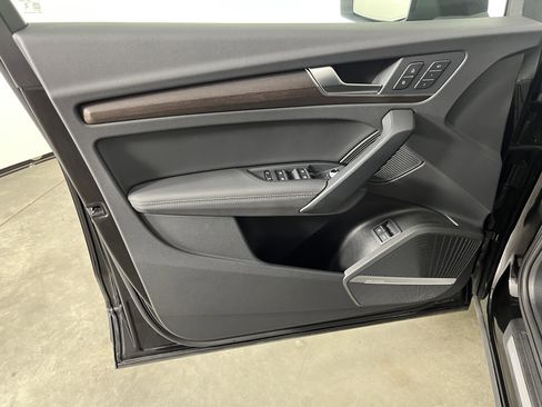 Certified 2025 Audi Q5 e Premium Plus w/ Premium Plus Package AWD/4WD image 18