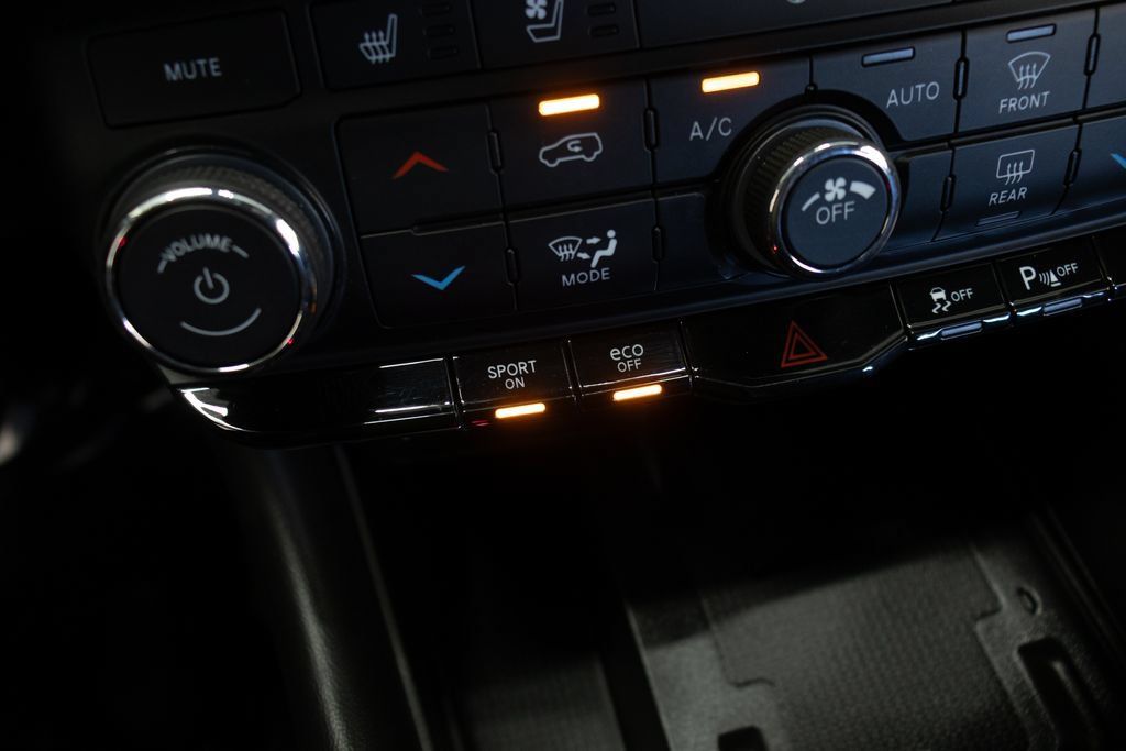 Used 2022 Dodge Durango R/T RWD image 35