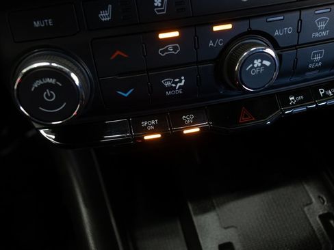 Used 2022 Dodge Durango R/T RWD image 35