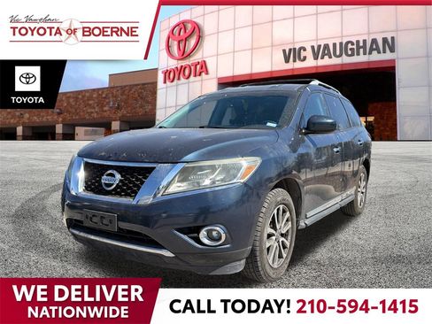 Used 2013 Nissan Pathfinder SL image 1