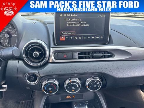 Used 2017 FIAT 124 Spider Classica image 25