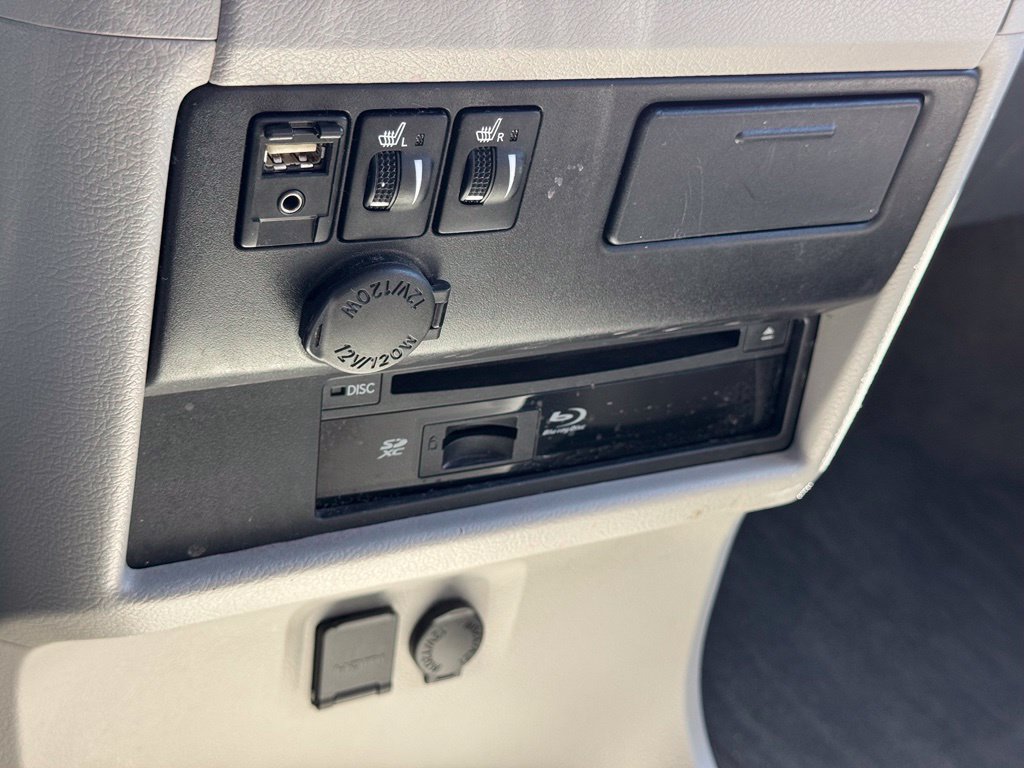 Used 2017 Toyota Sienna XLE Premium FWD image 34