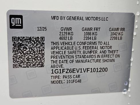 New 2027 Chevrolet Bolt RS FWD image 17