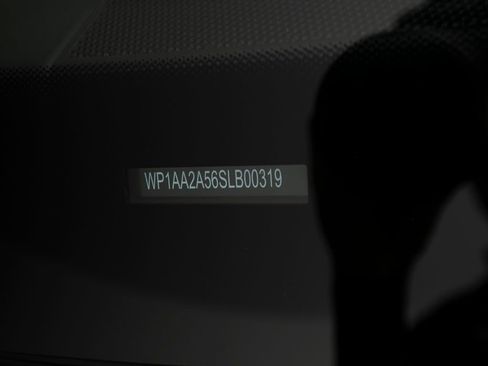 Certified 2025 Porsche Macan AWD/4WD image 48