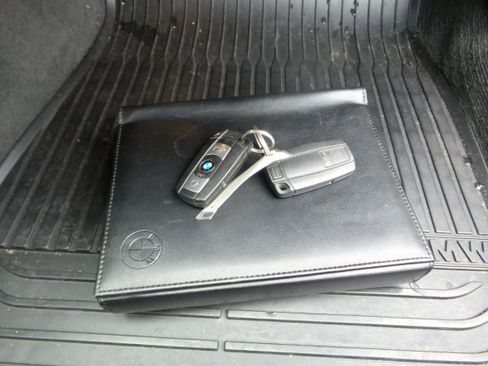 Used 2009 BMW 128i Convertible image 55