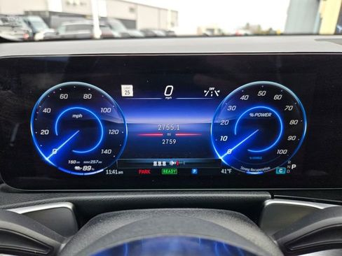 Used 2024 Mercedes-Benz EQB 300 4MATIC image 21