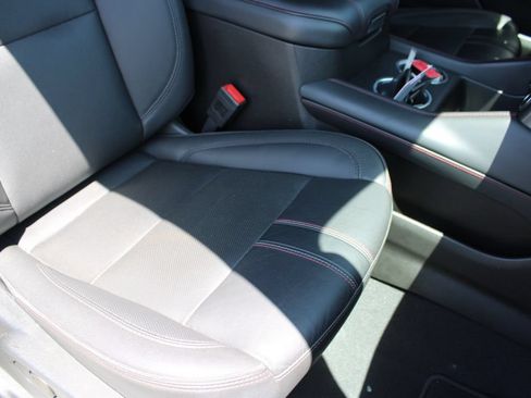 Used 2024 Chevrolet Suburban RST RWD image 14