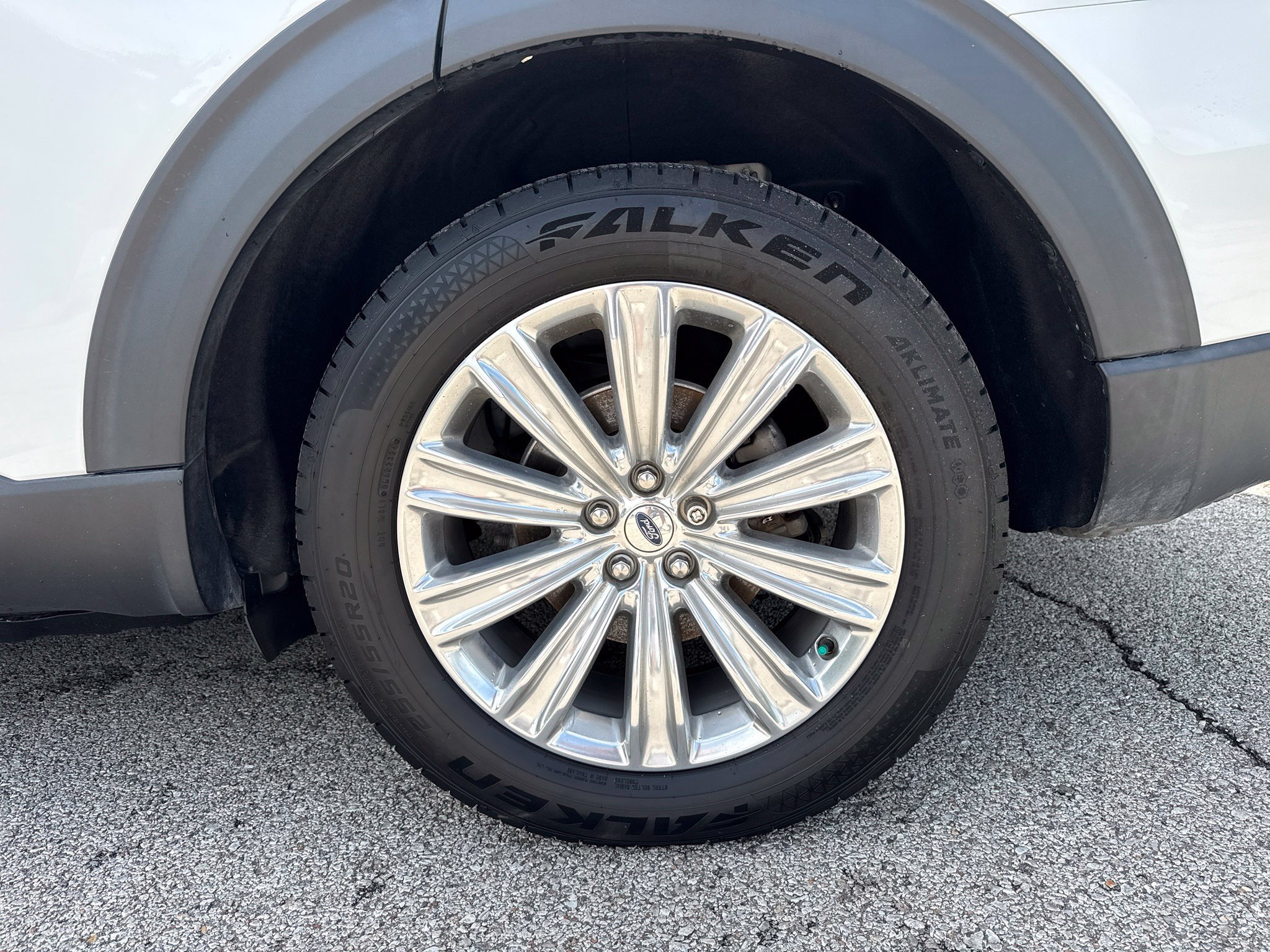Used 2020 Ford Explorer Limited AWD/4WD image 8