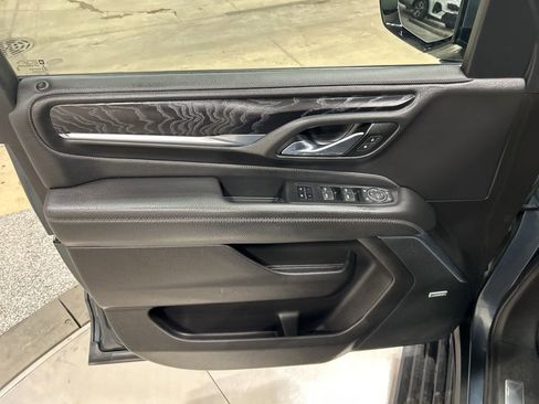 Used 2021 GMC Yukon XL Denali w/ Denali Premium Package image 14