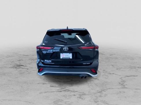 Certified 2025 Toyota Highlander XSE AWD/4WD image 8