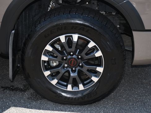 Used 2023 Nissan Titan PRO-4X w/ Pro-4x Convenience Package AWD/4WD image 24