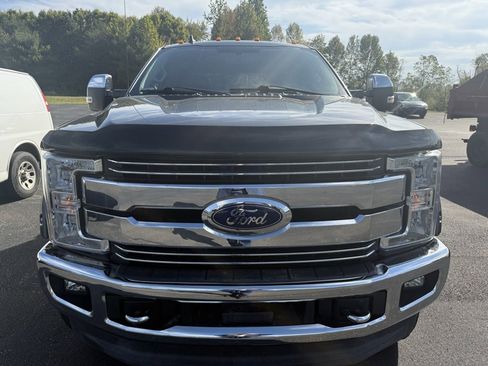 Used 2019 Ford F350 Lariat w/ Chrome Package image 3