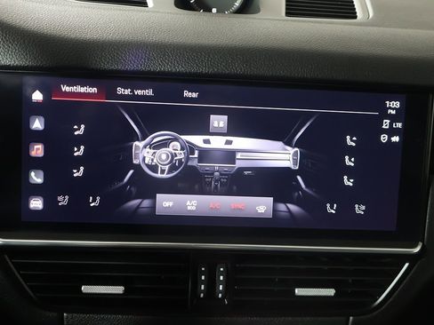 Used 2023 Porsche Cayenne Platinum Edition w/ Premium Package Plus image 50