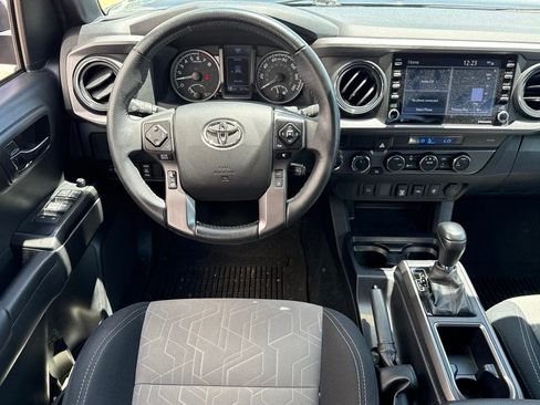 Used 2022 Toyota Tacoma TRD Sport AWD/4WD image 10