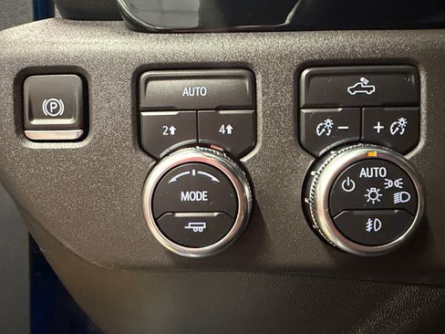 Used 2024 GMC Sierra 1500 Elevation AWD/4WD image 28