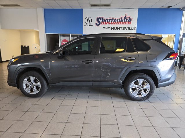 Used 2023 Toyota RAV4 LE AWD/4WD image 5