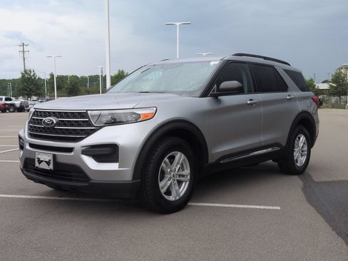 Certified 2024 Ford Explorer XLT AWD/4WD image 8