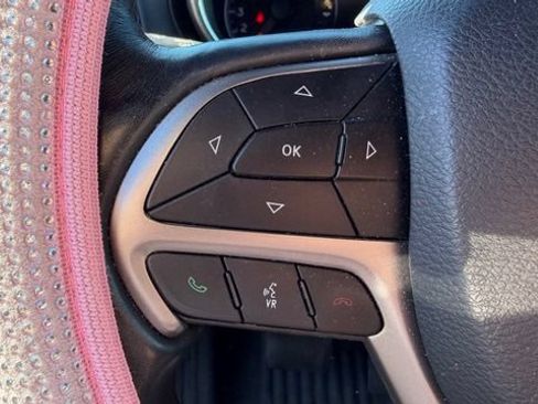 Used 2021 Jeep Grand Cherokee Overland AWD/4WD image 18