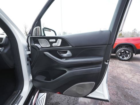 Used 2023 Mercedes-Benz Maybach GLS 600 4MATIC image 16