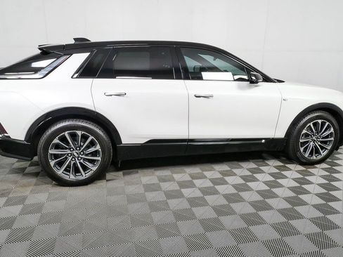 Used 2024 Cadillac Lyriq Luxury AWD/4WD image 1