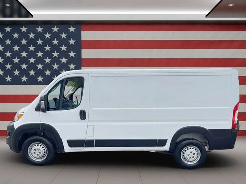 Used 2025 RAM ProMaster 2500 w/ Convenience Group image 6