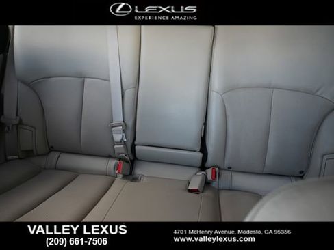 Used 2011 Subaru Outback 2.5i Limited image 11