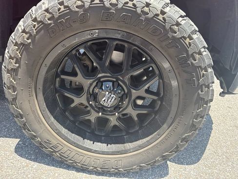 Used 2017 Ford F150 XLT AWD/4WD image 4