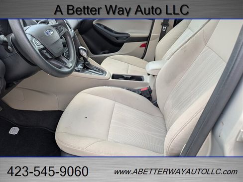 Used 2016 Ford Focus SE FWD image 14