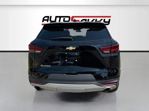 Used 2025 Chevrolet Blazer LT image 6