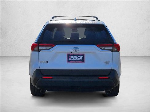 Used 2020 Toyota RAV4 XLE image 6