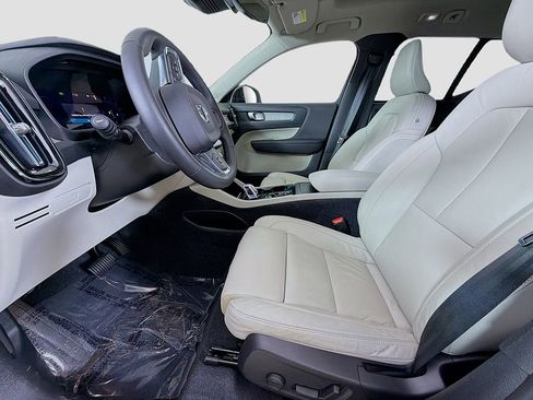 Used 2023 Volvo XC40 B5 Plus w/ Driver Assist Package image 22