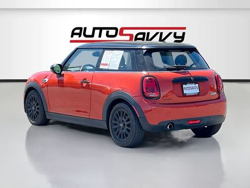 Used 2020 MINI Cooper 2-Door Hardtop w/ Premium Package FWD image 5
