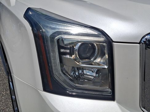 Used 2019 GMC Yukon Denali w/ Open Road Package AWD/4WD image 9