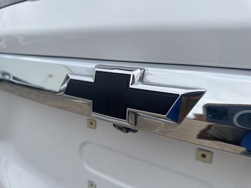 Used 2021 Chevrolet Traverse LT image 41