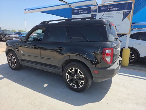 Used 2022 Ford Bronco Sport Outer Banks w/ Tech Package AWD/4WD image 2