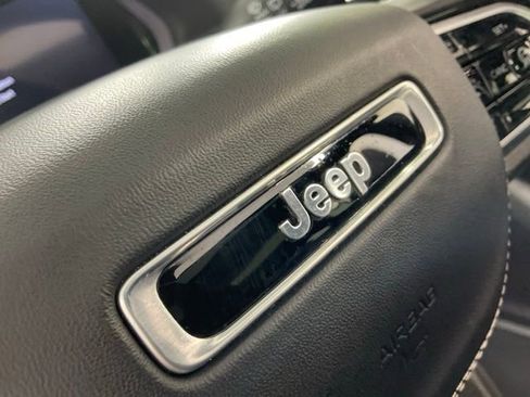 Used 2025 Jeep Grand Cherokee Overland w/ Adv Protech Group III image 43