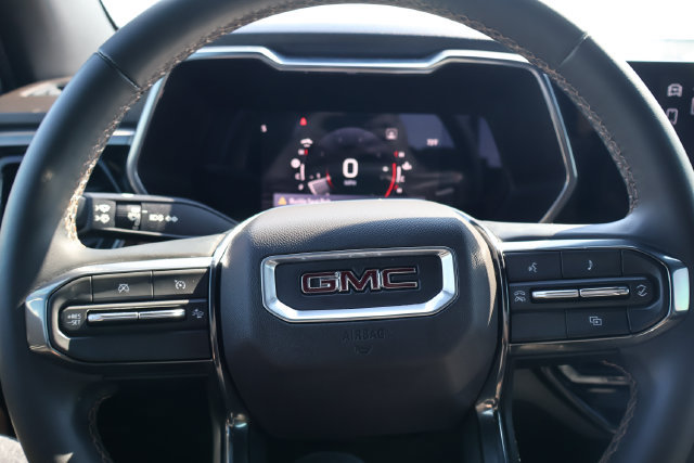 Used 2023 GMC Canyon AT4 w/ Technology Package AWD/4WD image 14