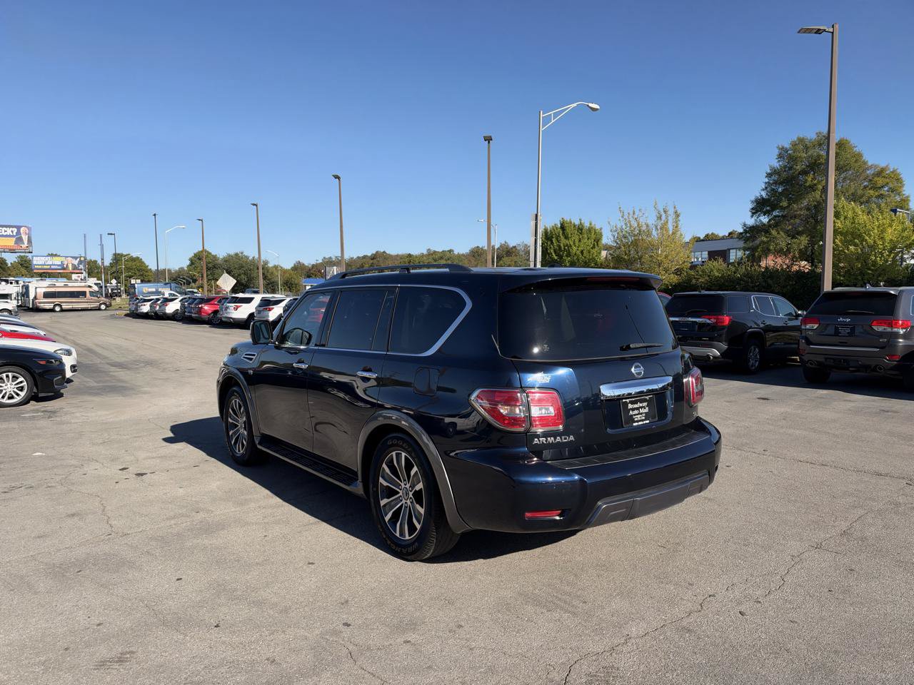 Used 2019 Nissan Armada SL w/ Premium Package AWD/4WD image 5
