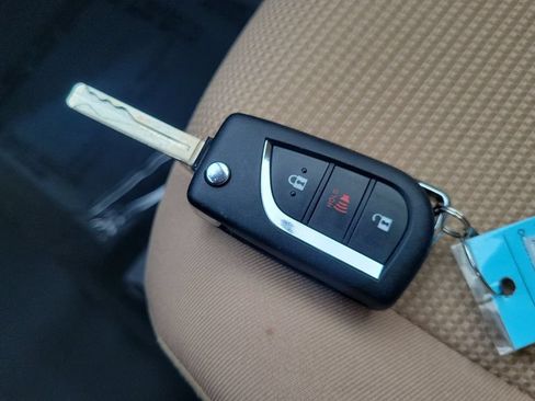 Certified 2025 Toyota RAV4 LE AWD/4WD image 22