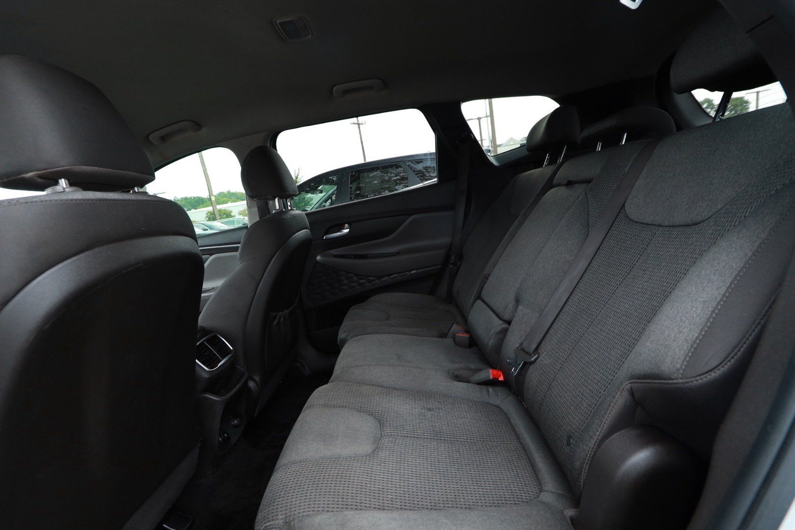 Used 2020 Hyundai Santa Fe SE FWD image 25