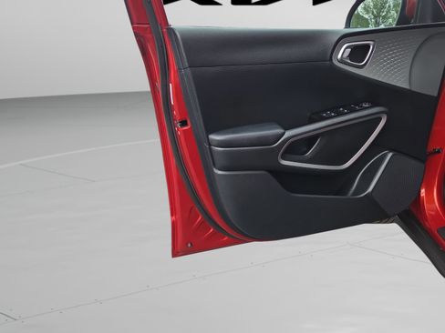 Used 2023 Kia Soul S image 27