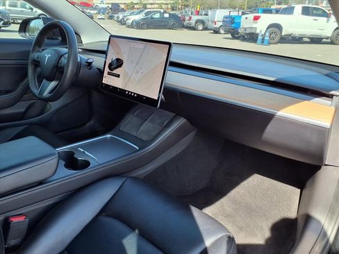 Used 2021 Tesla Model 3 Standard Range Plus image 11