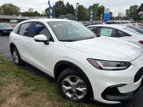 Used 2024 Honda HR-V LX image 2