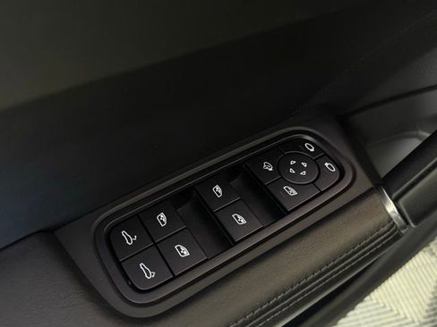 Used 2023 Porsche Cayenne GTS image 28