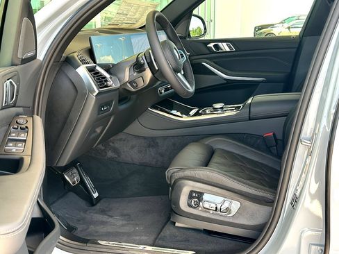 New 2026 BMW X5 xDrive40i w/ M Sport Package AWD/4WD image 10