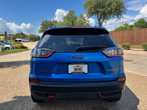 Used 2019 Jeep Cherokee Trailhawk AWD/4WD image 8
