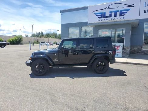 Used 2008 Jeep Wrangler Unlimited Sahara w/ Limited Unlimited Group AWD/4WD image 2