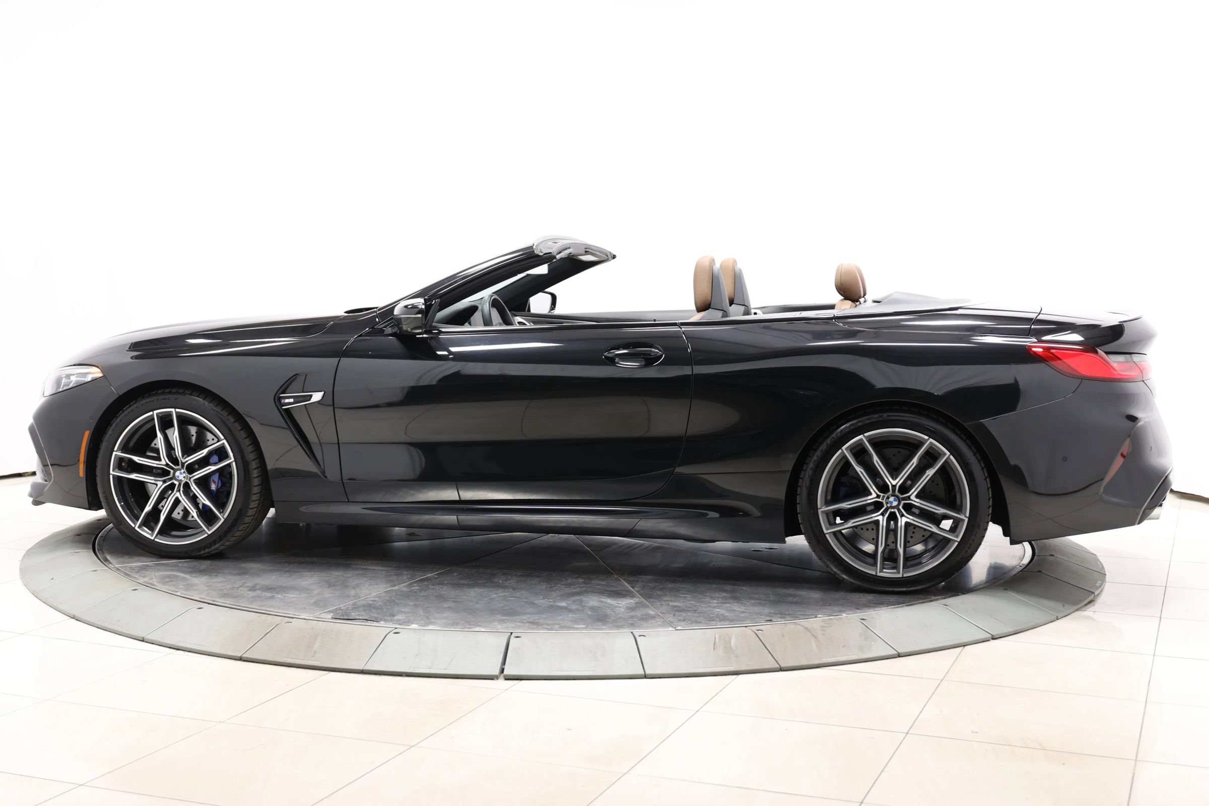 Used 2020 BMW M8 Convertible w/ Driving Assistance Package AWD/4WD image 8