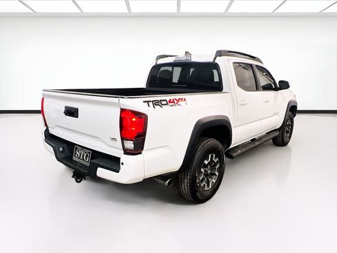 Used 2018 Toyota Tacoma TRD Off-Road w/ Technology Package AWD/4WD image 4